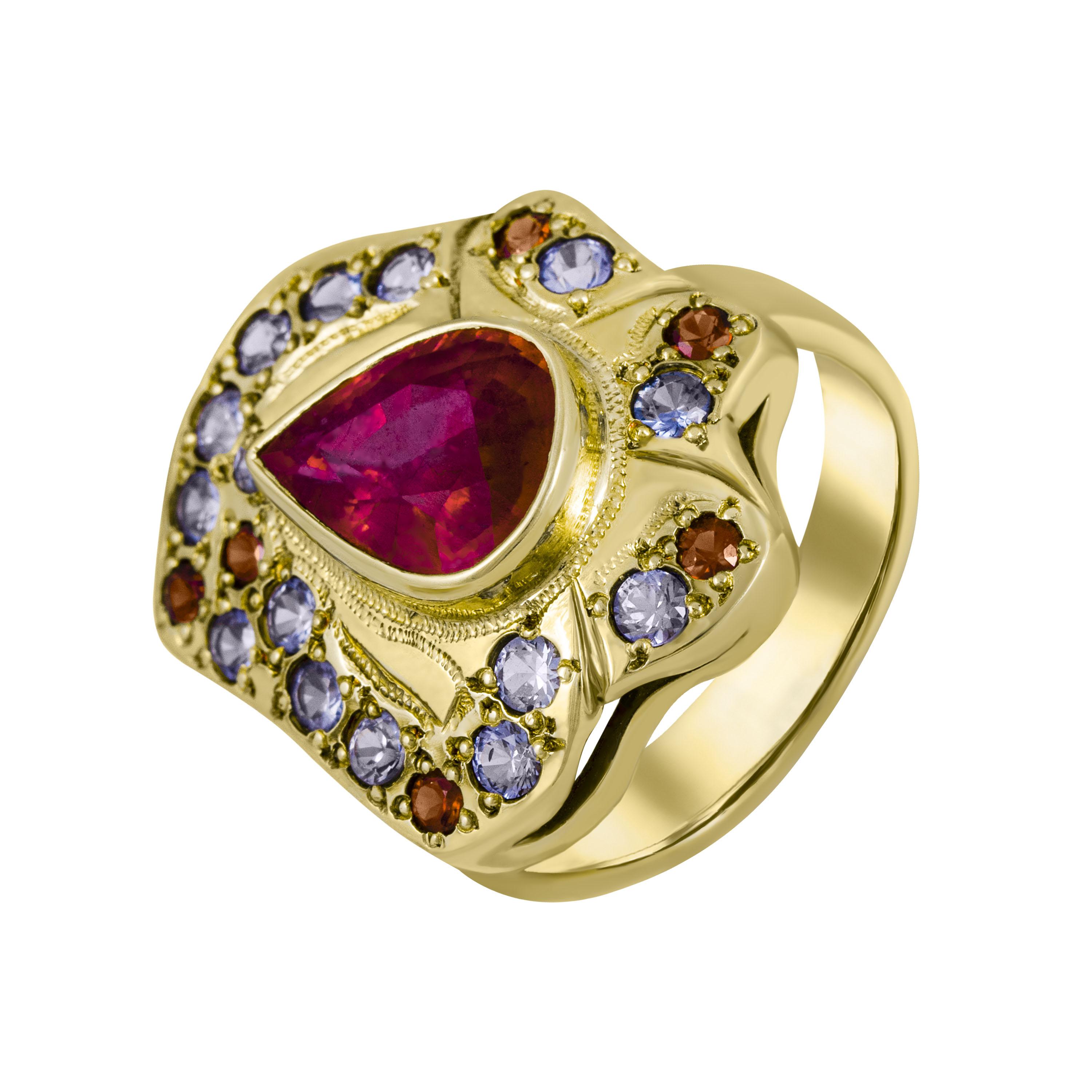 Золотое кольцо с рубином и сапфирами 750 пробы 8.07 грамм